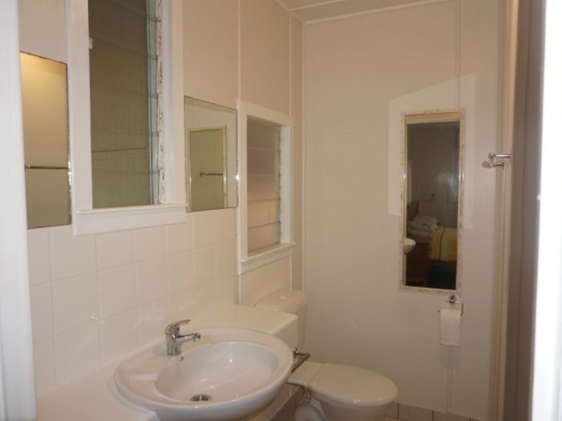 20 Gilbert Street, Bowen QLD 4805