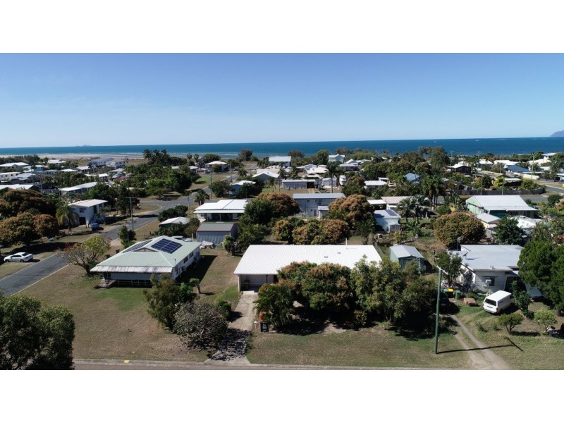 16 Creek st, Bowen QLD 4805