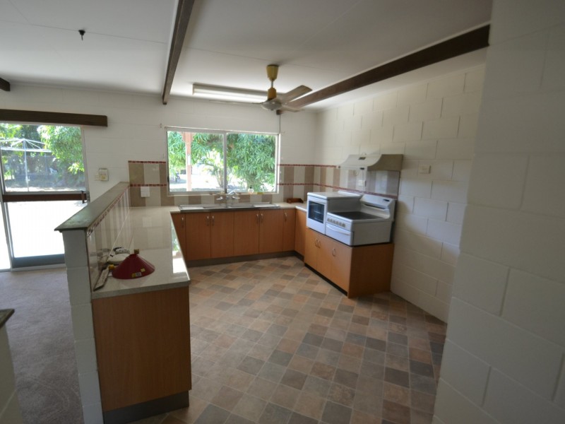 16 Creek st, Bowen QLD 4805