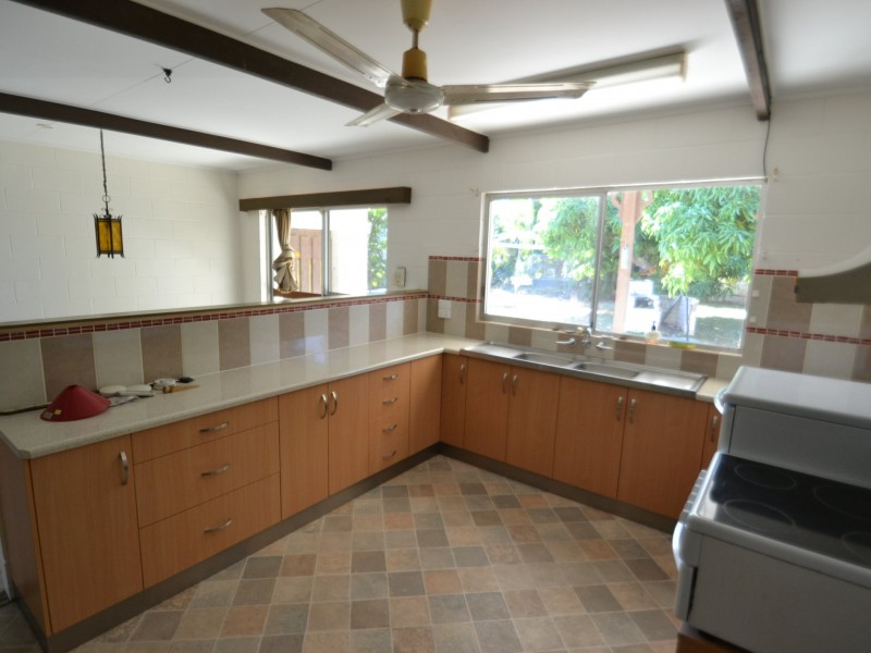 16 Creek st, Bowen QLD 4805
