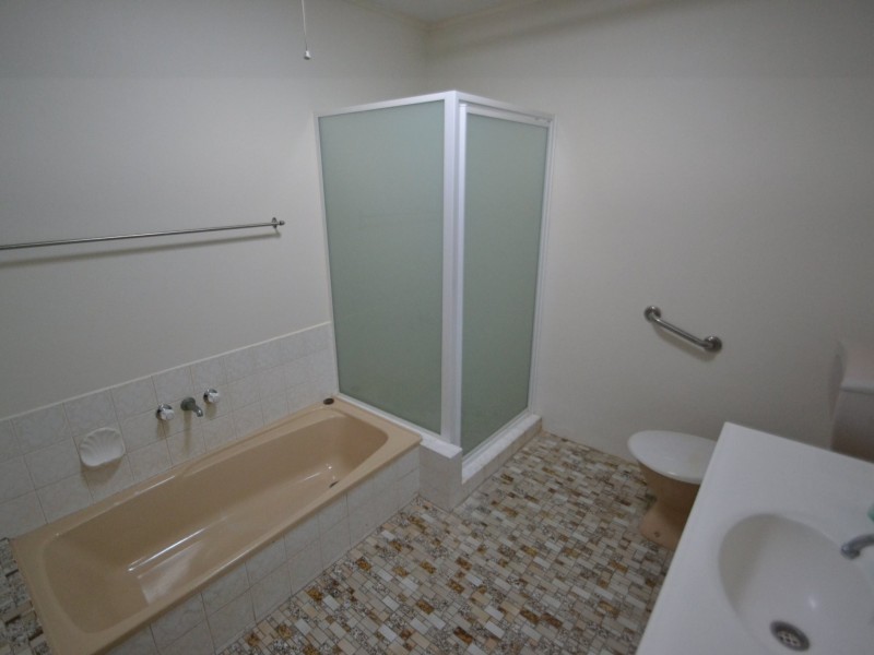 16 Creek st, Bowen QLD 4805