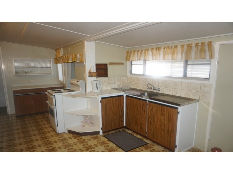 27 Kennedy Street, Bowen QLD 4805