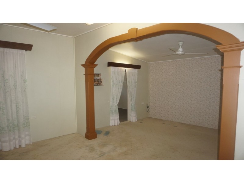 27 Kennedy Street, Bowen QLD 4805