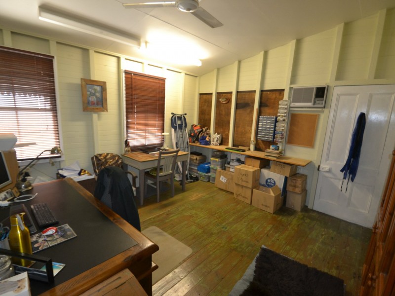 15 Livingstone St, Bowen QLD 4805