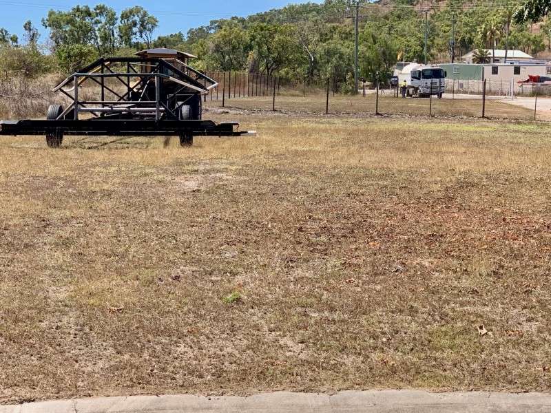 52 Wentworth st, Bowen QLD 4805