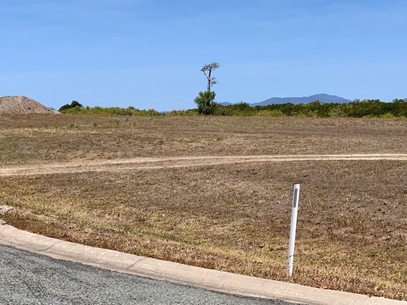 52 Wentworth st, Bowen QLD 4805