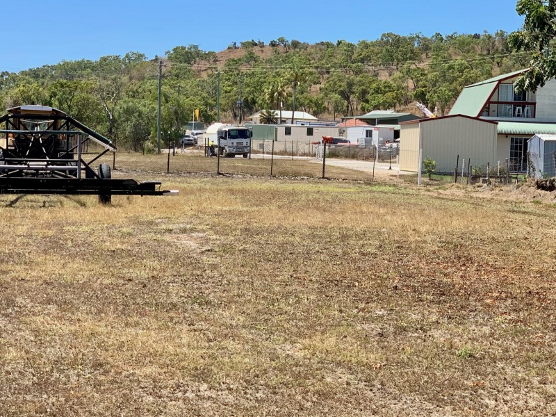 52 Wentworth st, Bowen QLD 4805