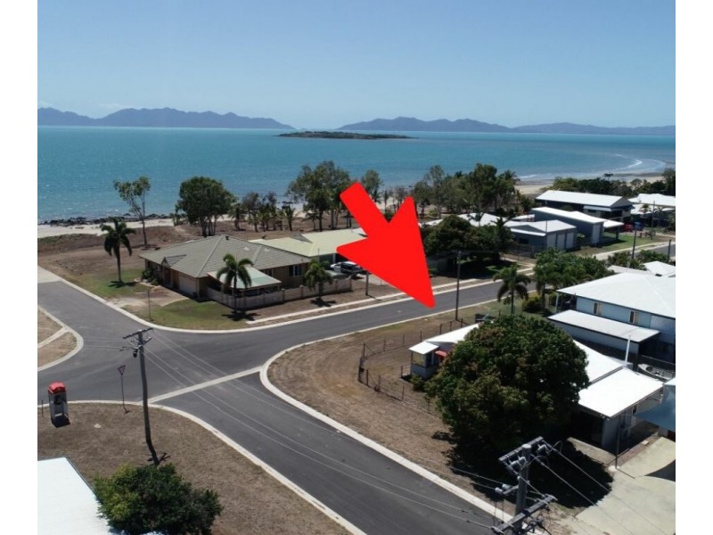 55 Whyte Avenue, Bowen QLD 4805
