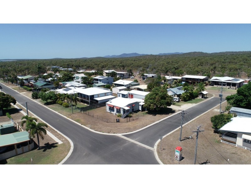 55 Whyte Avenue, Bowen QLD 4805