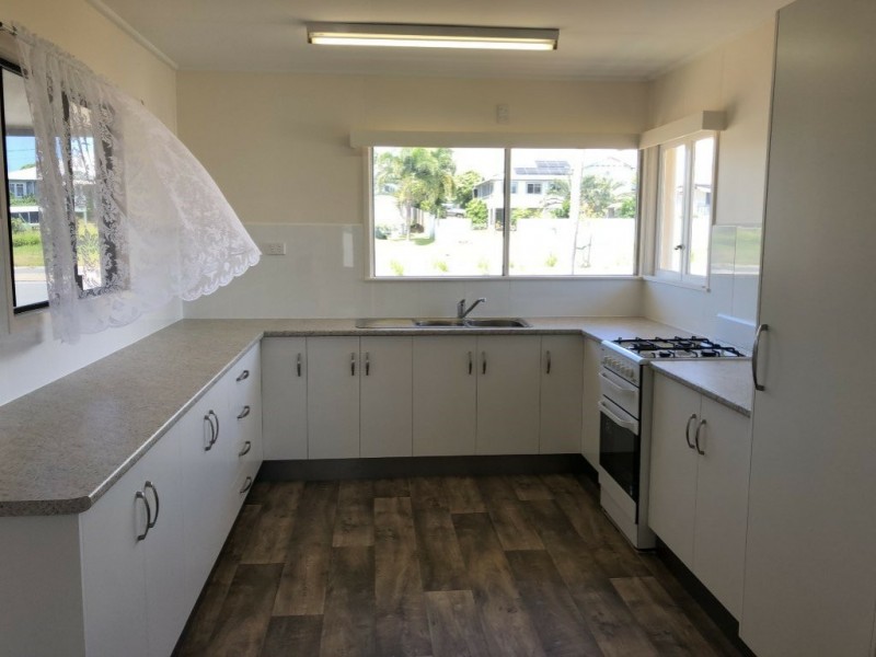 28 Livingstone Street, Bowen QLD 4805