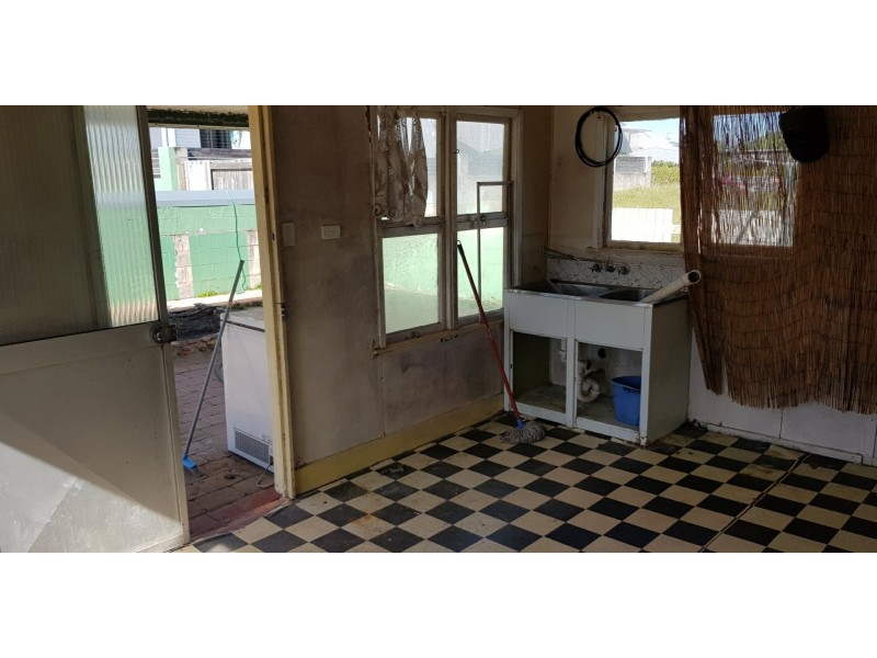19 Thomas Street, Bowen QLD 4805