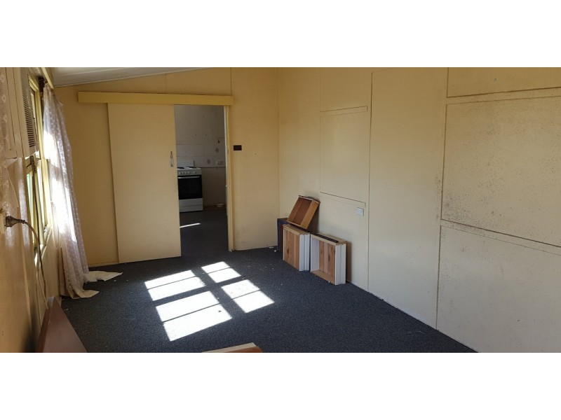 19 Thomas Street, Bowen QLD 4805