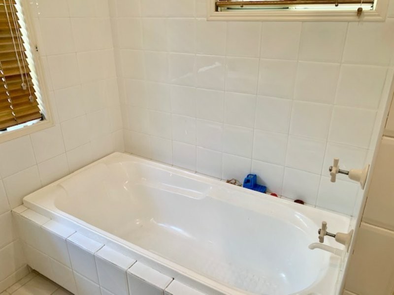 24 Horseshoe Bay Rd, Bowen QLD 4805