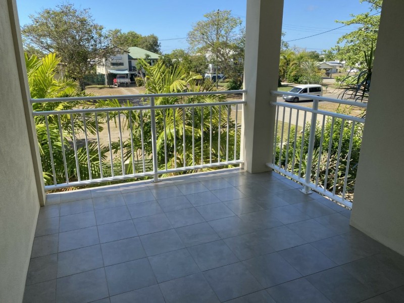 10/10 Williams, Bowen QLD 4805