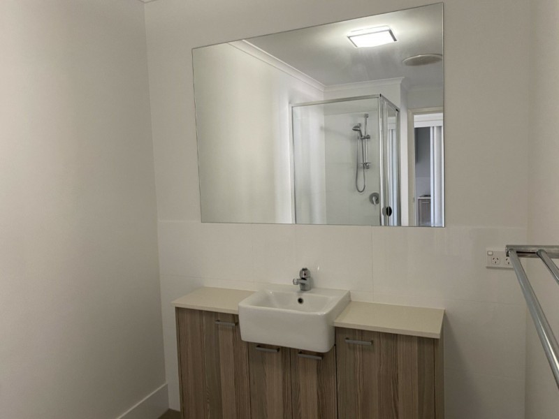 10/10 Williams, Bowen QLD 4805