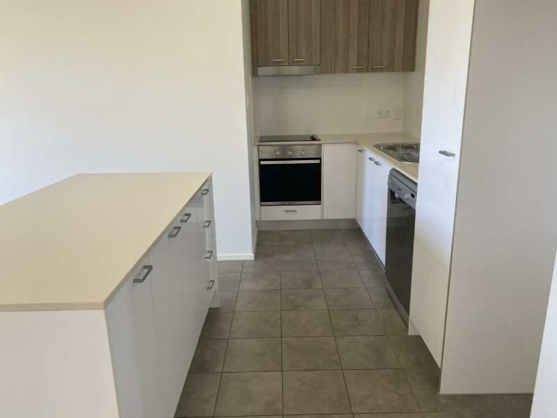 10/10 Williams, Bowen QLD 4805