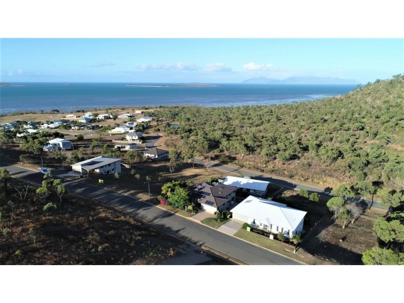 9 Grandview Tce, Bowen QLD 4805