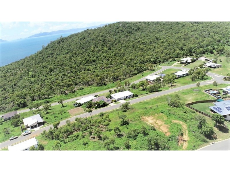 9 Grandview Tce, Bowen QLD 4805