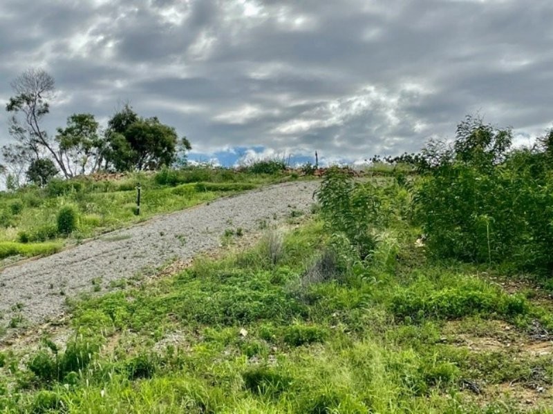 9 Grandview Tce, Bowen QLD 4805