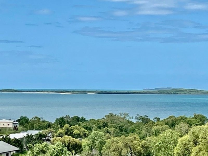 9 Grandview Tce, Bowen QLD 4805