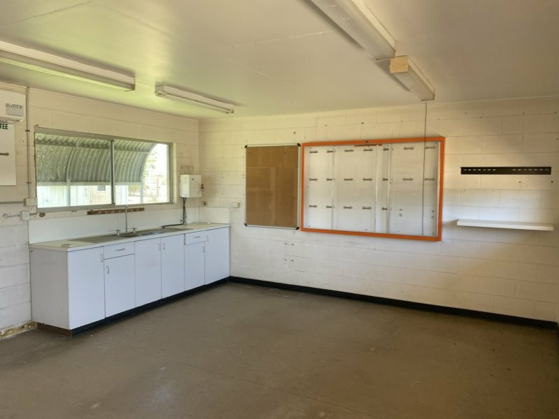 10 Pantall Street, Bowen QLD 4805
