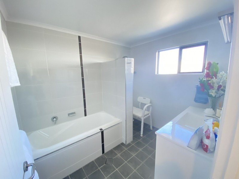 7 Silk Road, Bowen QLD 4805
