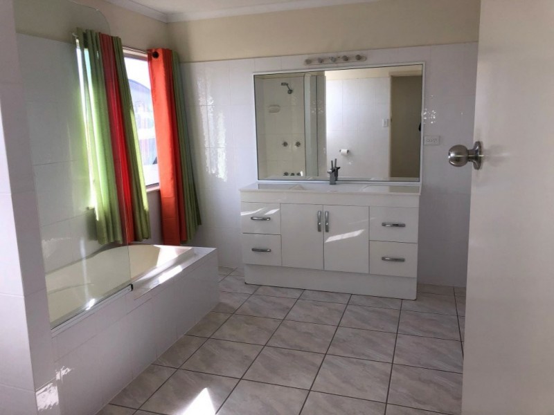 13 Harrison Crt, Bowen QLD 4805