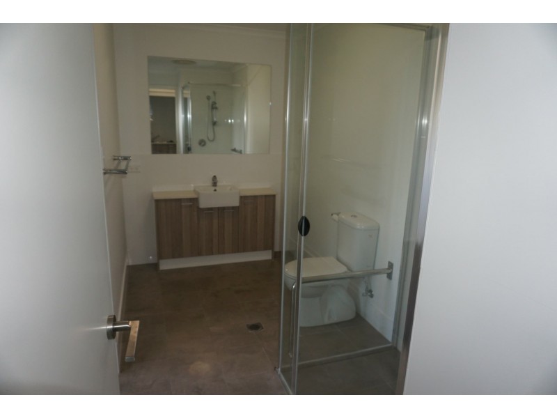 11/10 William Street, Bowen QLD 4805