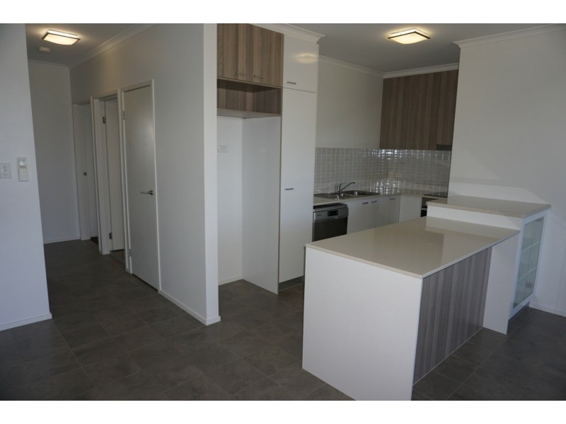 11/10 William Street, Bowen QLD 4805