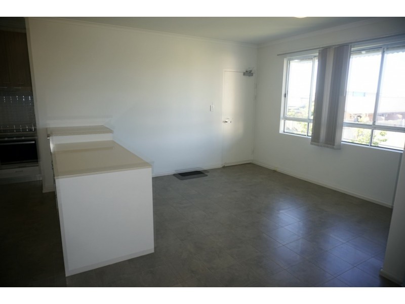 11/10 William Street, Bowen QLD 4805