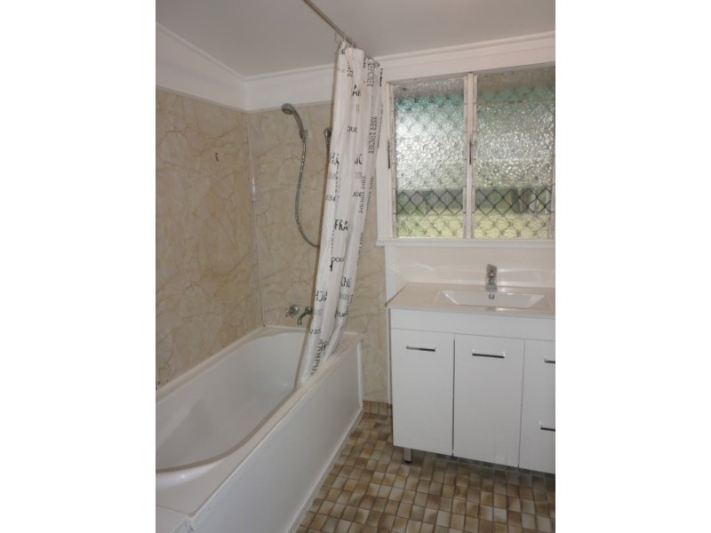 20 Gilbert Street, Bowen QLD 4805