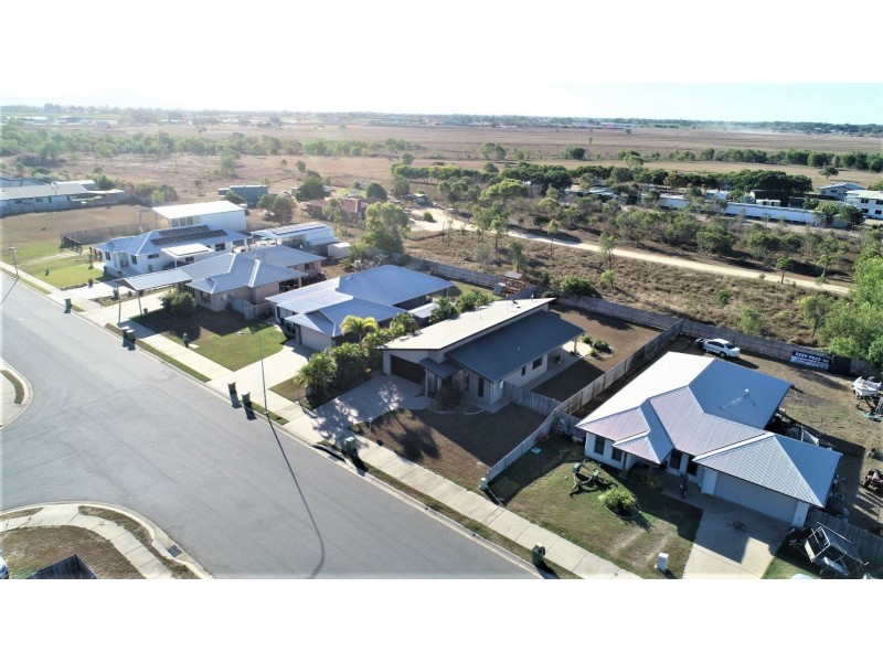 4 Banks Drive, Bowen QLD 4805