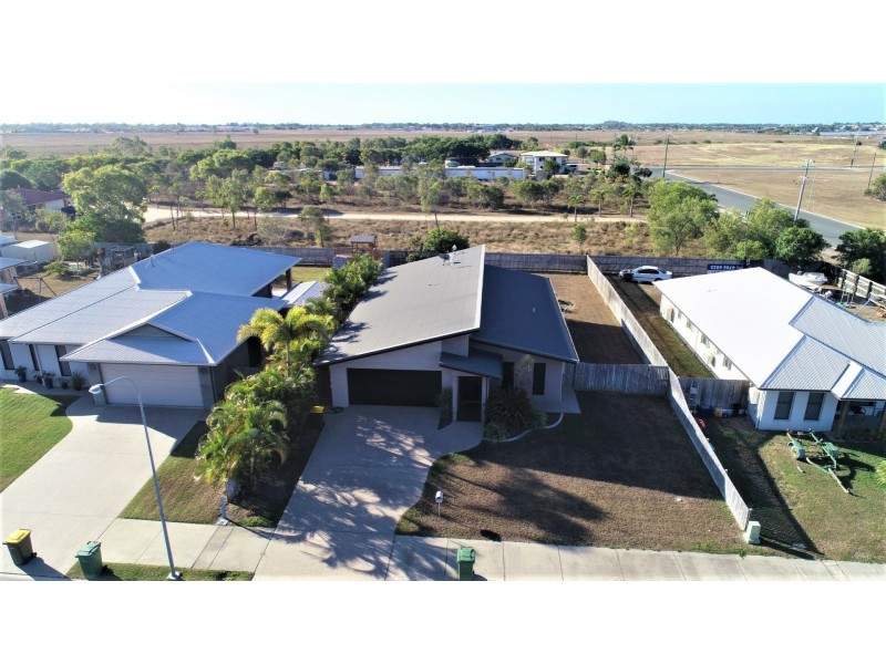 4 Banks Drive, Bowen QLD 4805