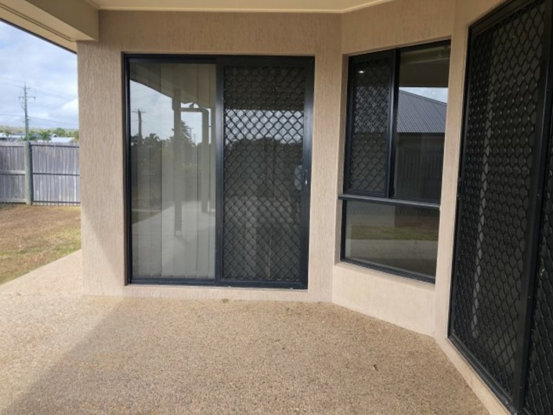 4 Banks Drive, Bowen QLD 4805