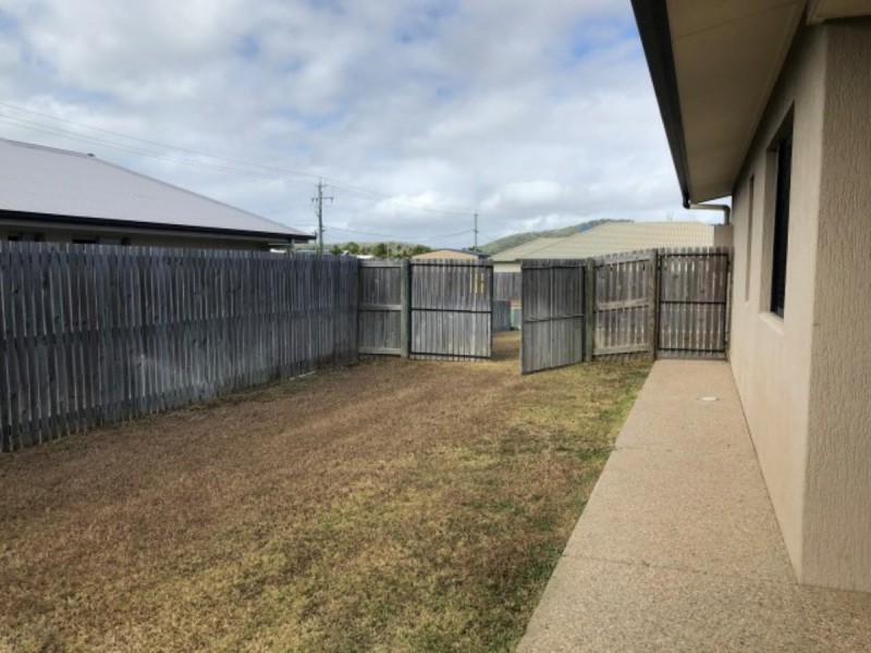 4 Banks Drive, Bowen QLD 4805