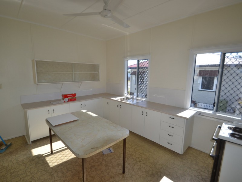 35 Livingstone Street, Bowen QLD 4805