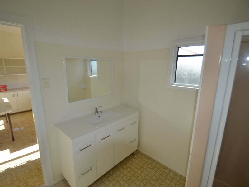 35 Livingstone Street, Bowen QLD 4805