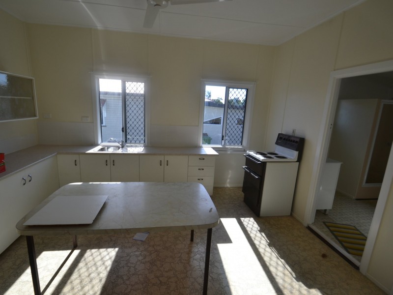 35 Livingstone Street, Bowen QLD 4805