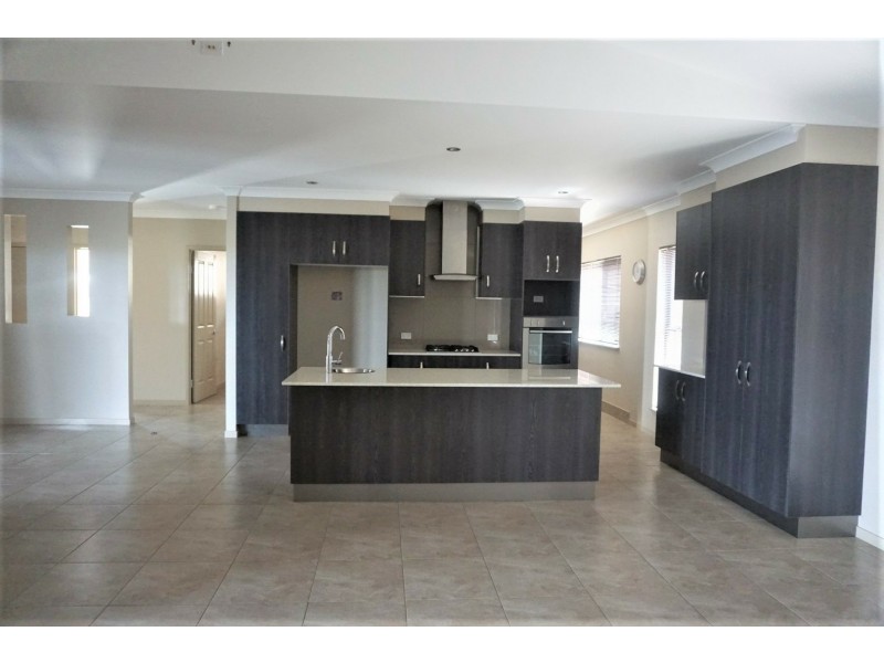 35 Fairway Drive, Bowen QLD 4805