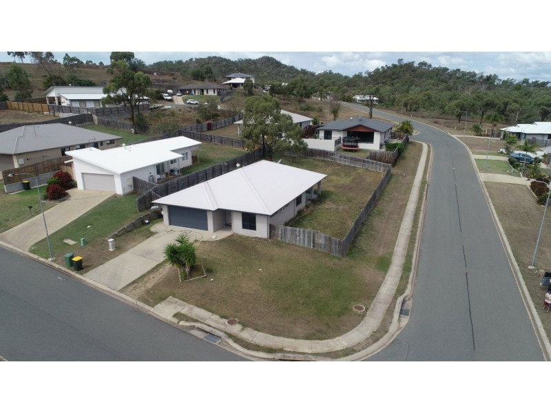 2 Seacove Crescent, Bowen QLD 4805