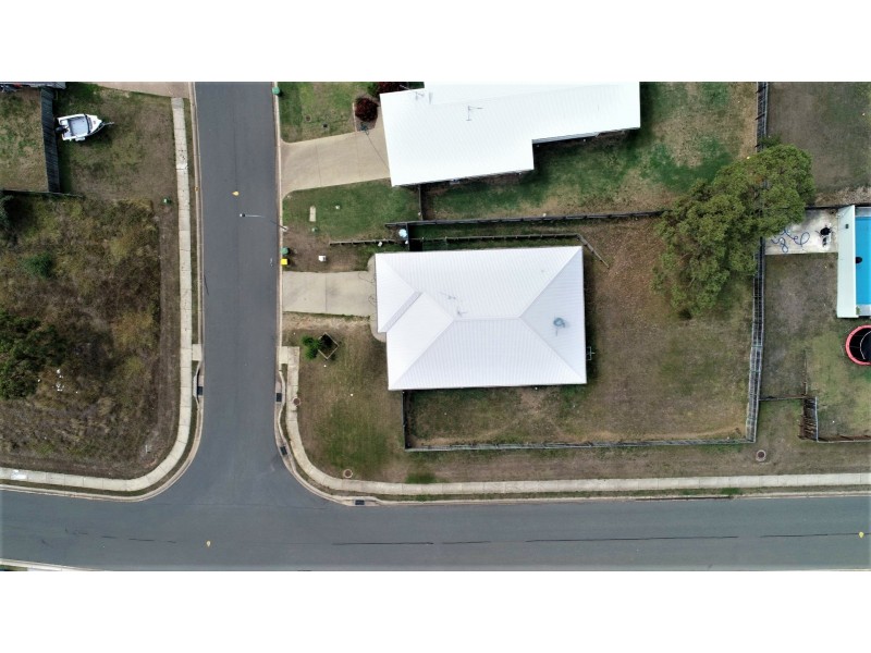 2 Seacove Crescent, Bowen QLD 4805