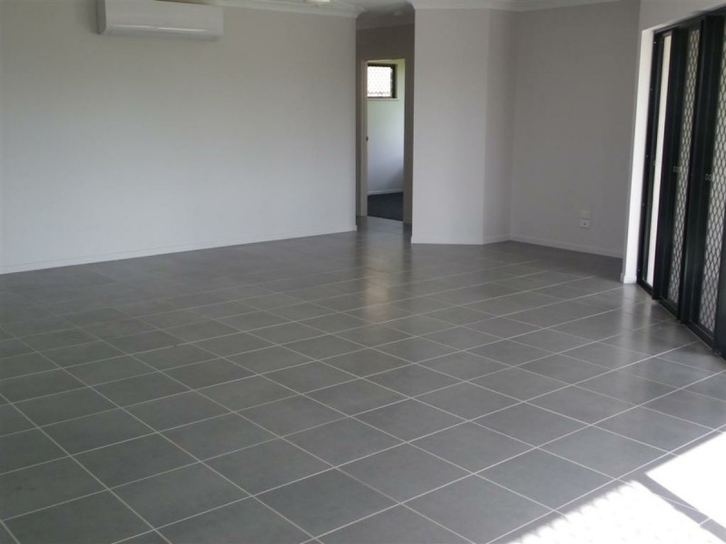 2 Seacove Crescent, Bowen QLD 4805