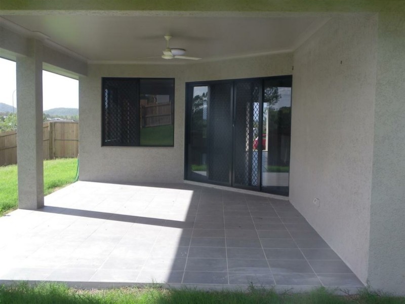 2 Seacove Crescent, Bowen QLD 4805