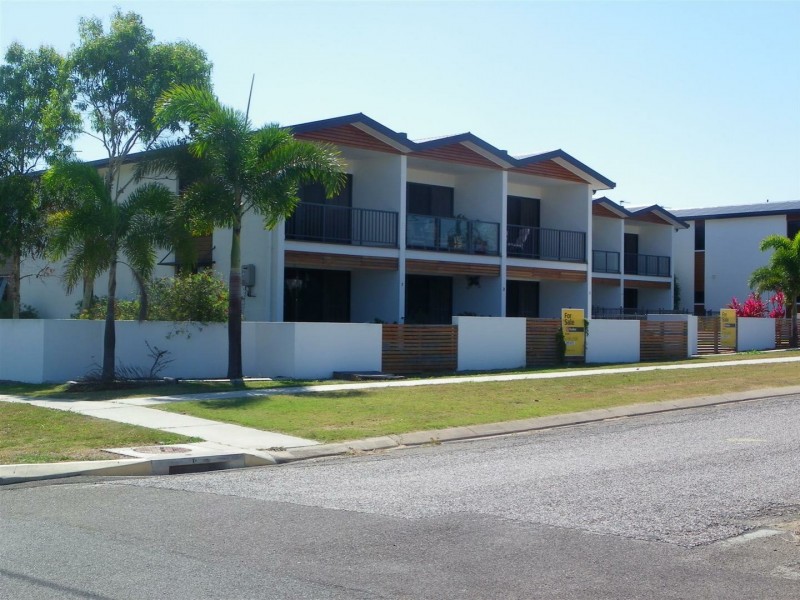Unit 8 74A Powell Street, Bowen QLD 4805
