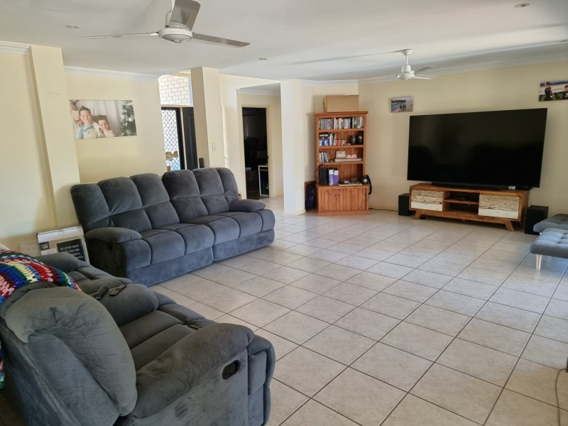 142 Ocean View Drive, Bowen QLD 4805