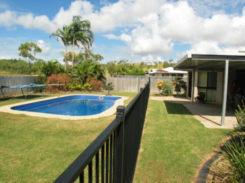 142 Ocean View Drive, Bowen QLD 4805