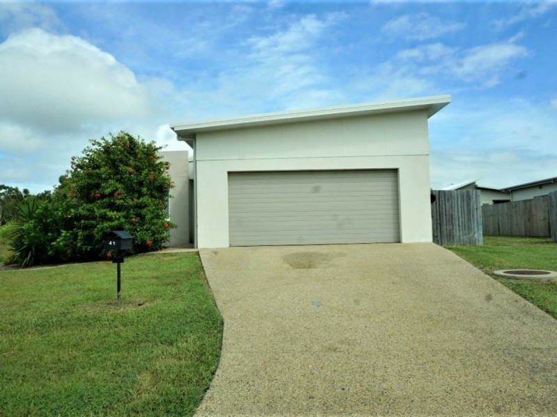 41 Scenic Crescent, Bowen QLD 4805