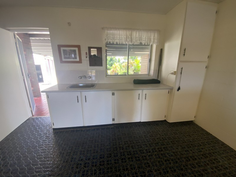 77 Hillview Road, Bowen QLD 4805