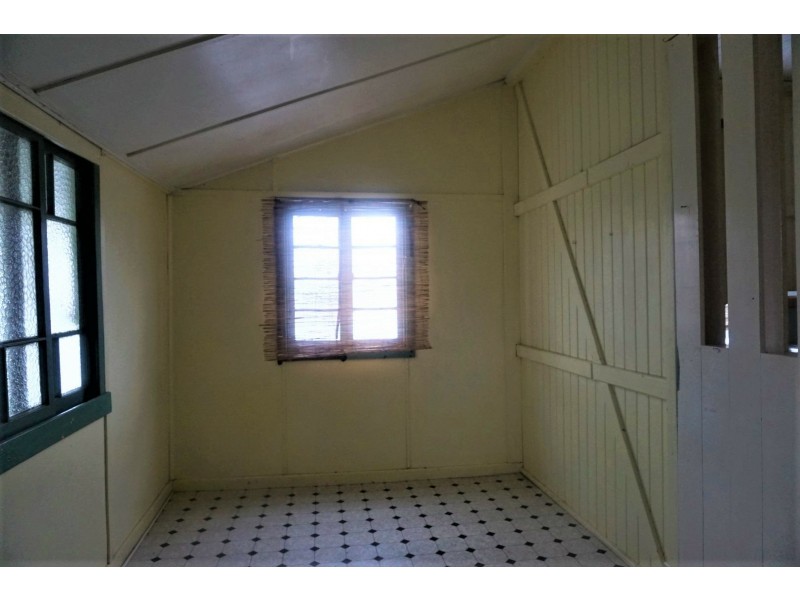 8 George Street, Bowen QLD 4805