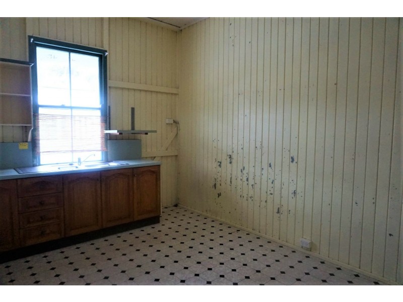 8 George Street, Bowen QLD 4805